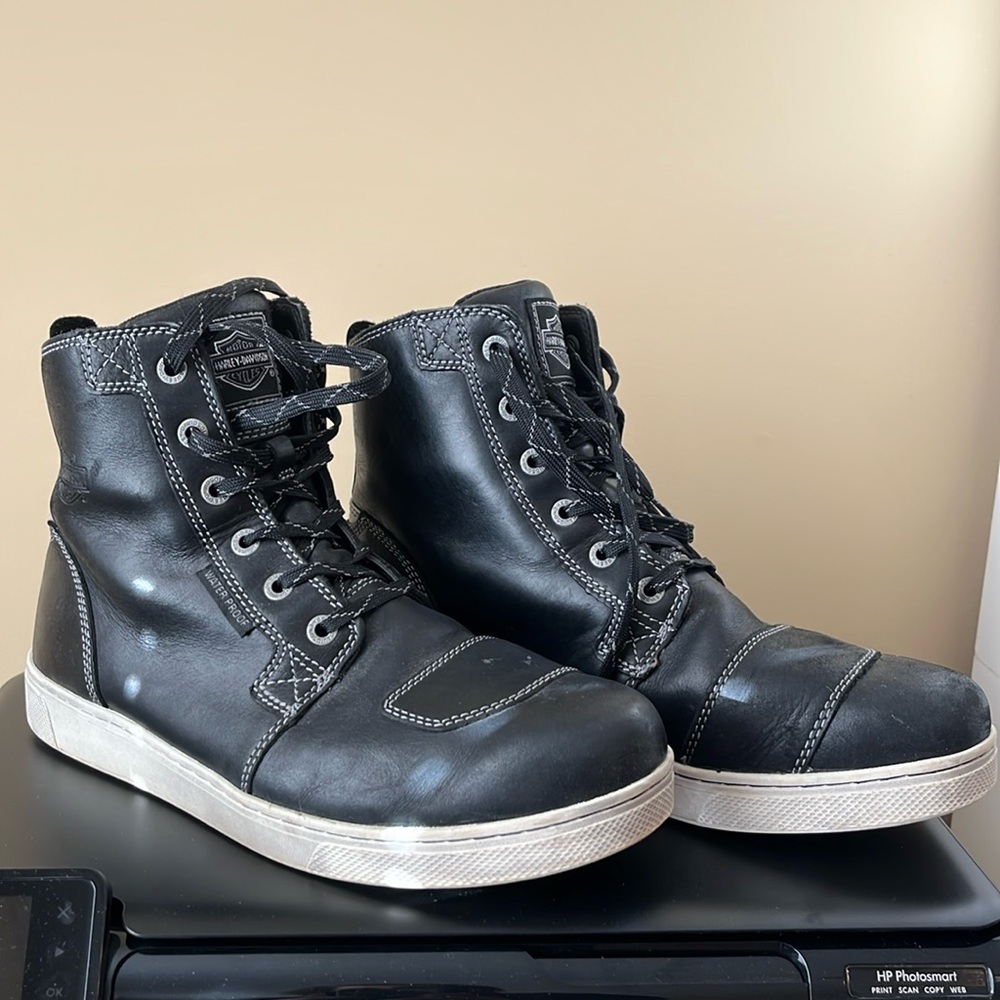 Harley-Davidson Black Leather Boots with Cap Toe